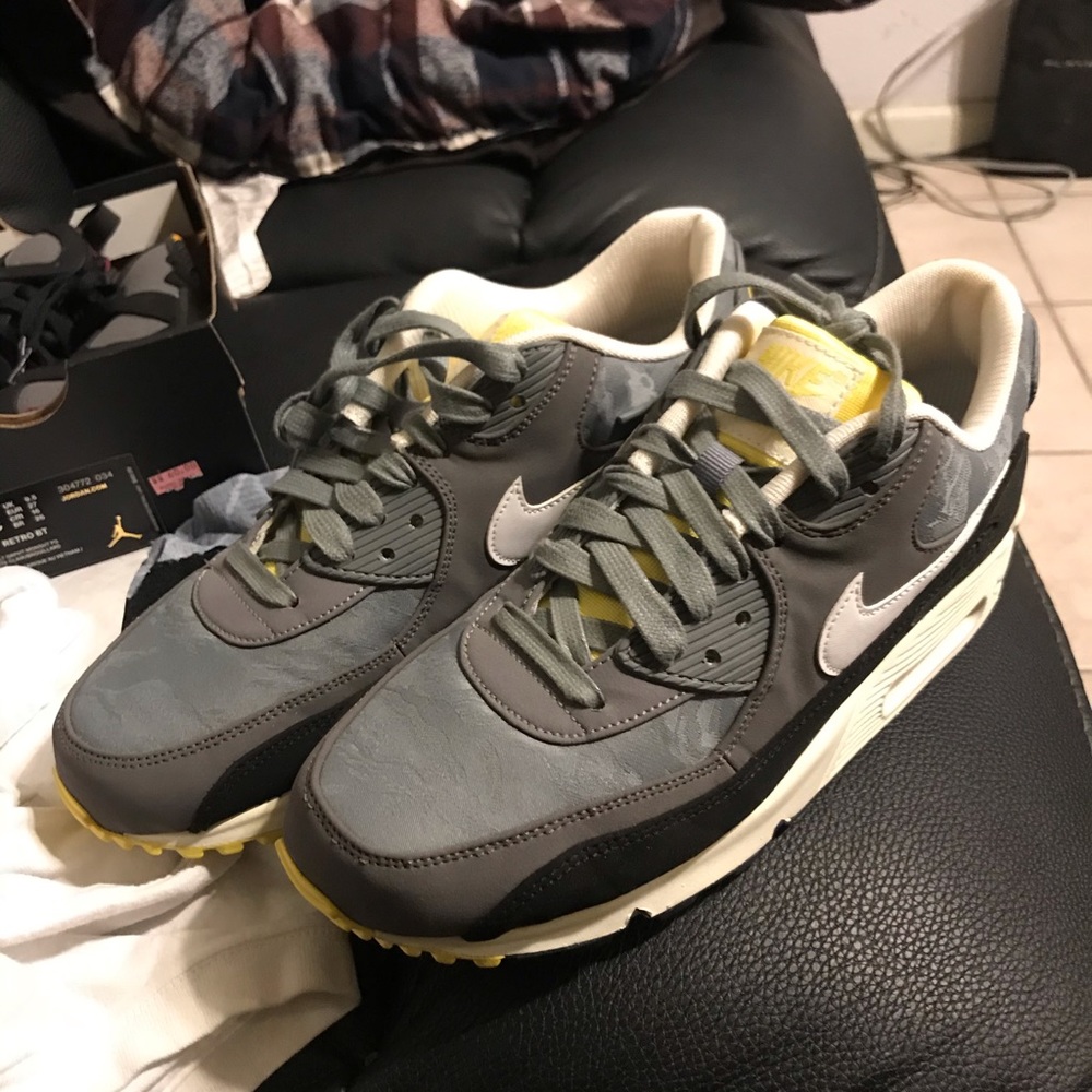 Nike Air Max 90 Premium Running Shoes